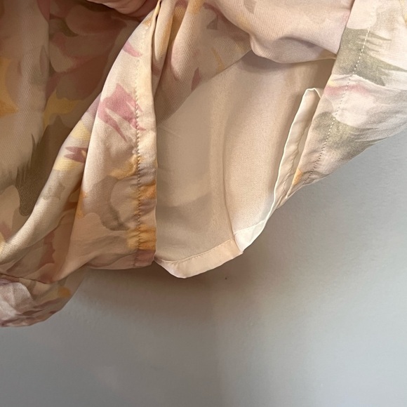 Urban Outfitters Kimchi Blue Tan Floral Open Back Romper size small - Picture 10 of 10